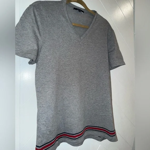 Gucci grey Logo Stripe V-Neck Tee T Shirt Men’s XL red & navy stripes - Picture 2 of 11